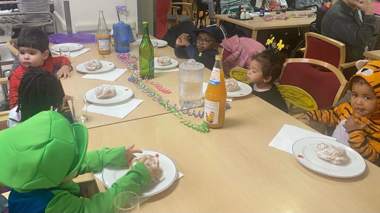 Carnaval à la maison de retraite "Um Lauterbann".