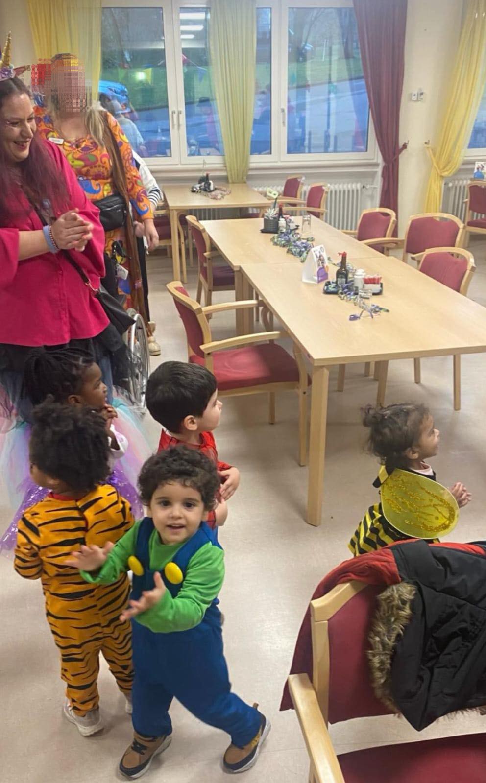 Carnaval à la maison de retraite "Um Lauterbann".