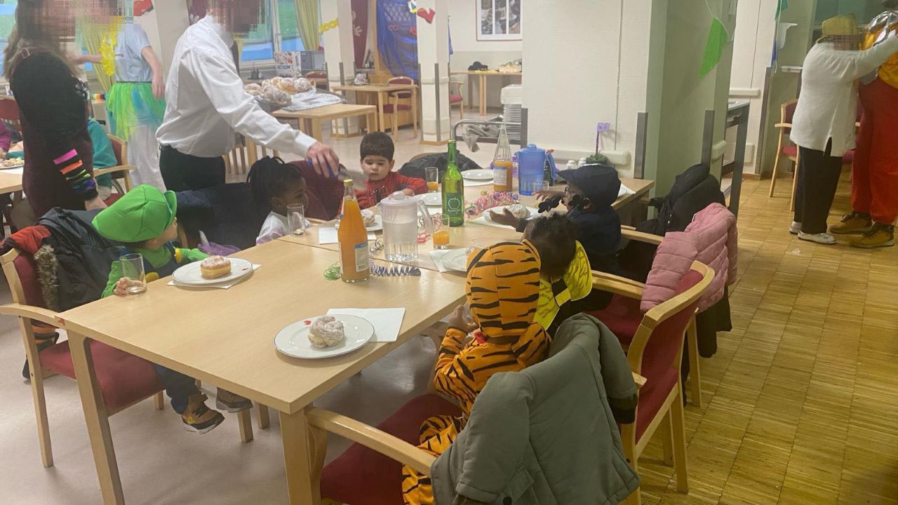 Carnaval à la maison de retraite "Um Lauterbann".